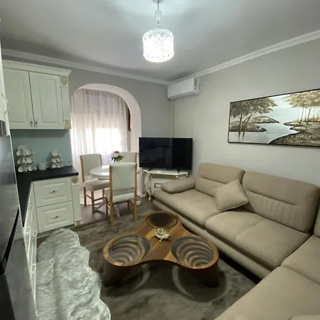 Cenis Appartement Tirana