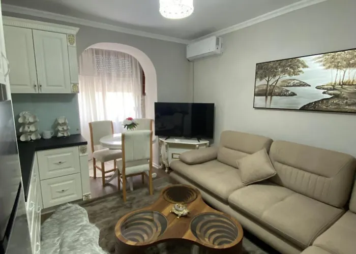 Cenis Appartement Tirana